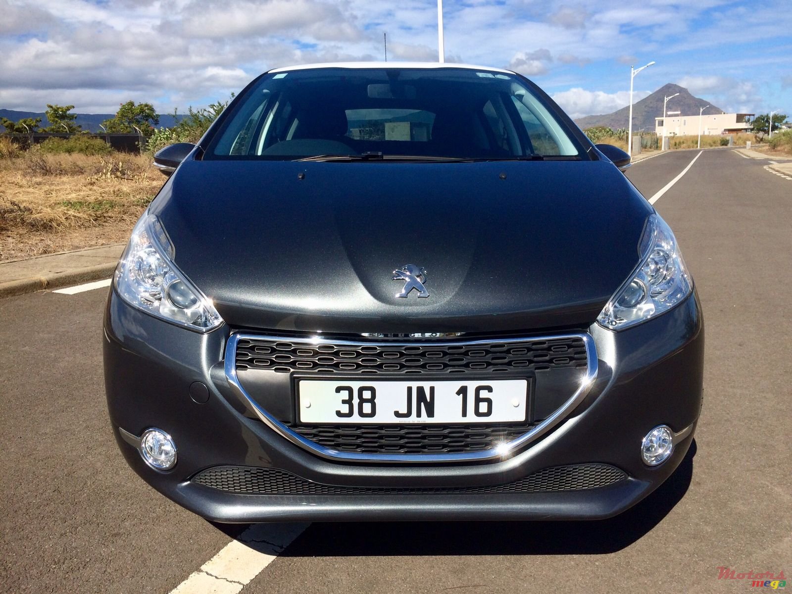 2016' Peugeot 208 1.4 e-HDi Active photo #3