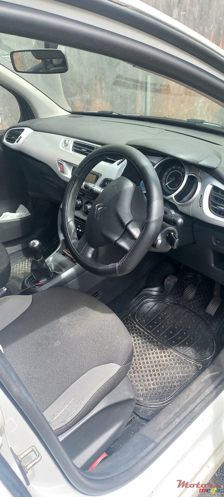 2010' Citroen photo #1