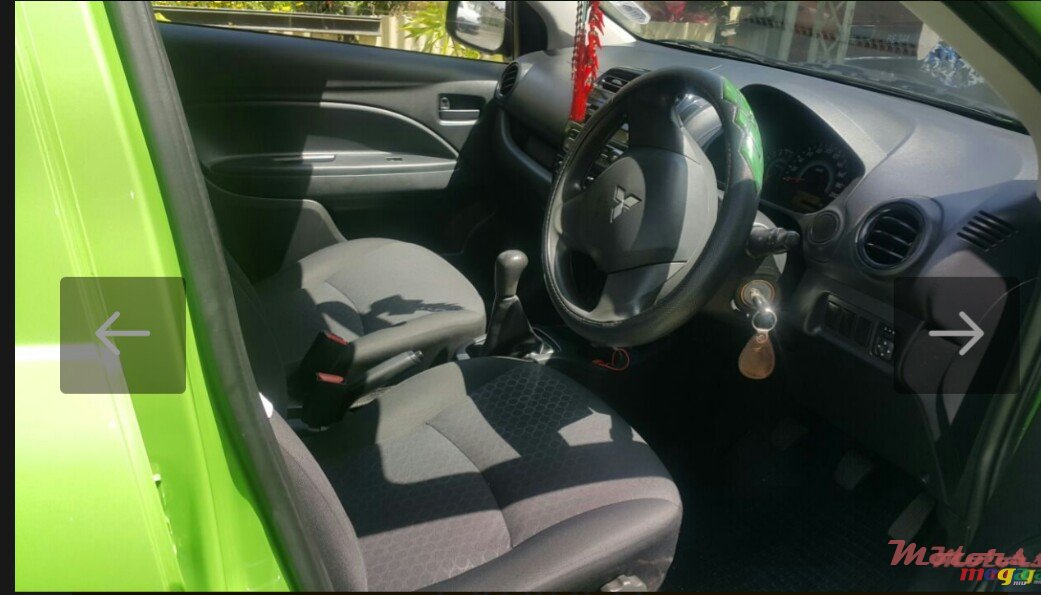 2013' Mitsubishi Mirage photo #5