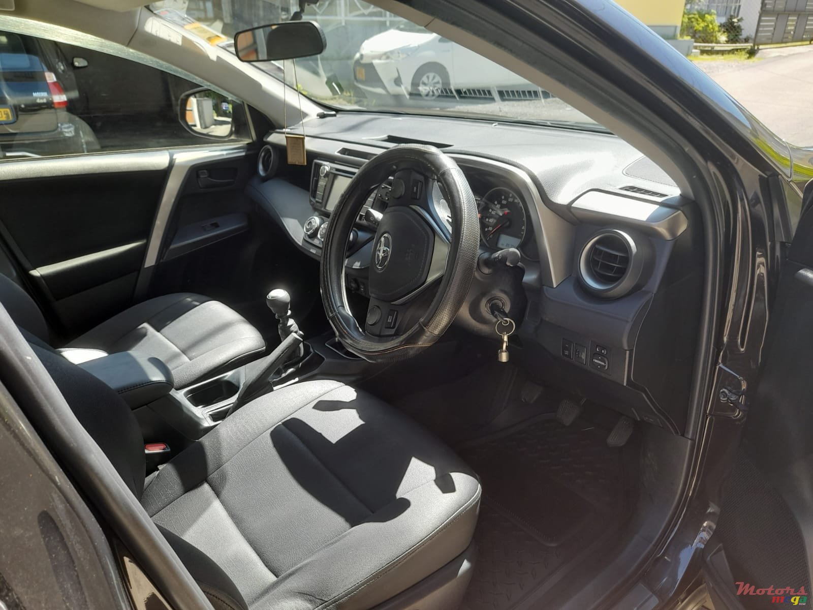 2016' Toyota RAV4 None photo #4