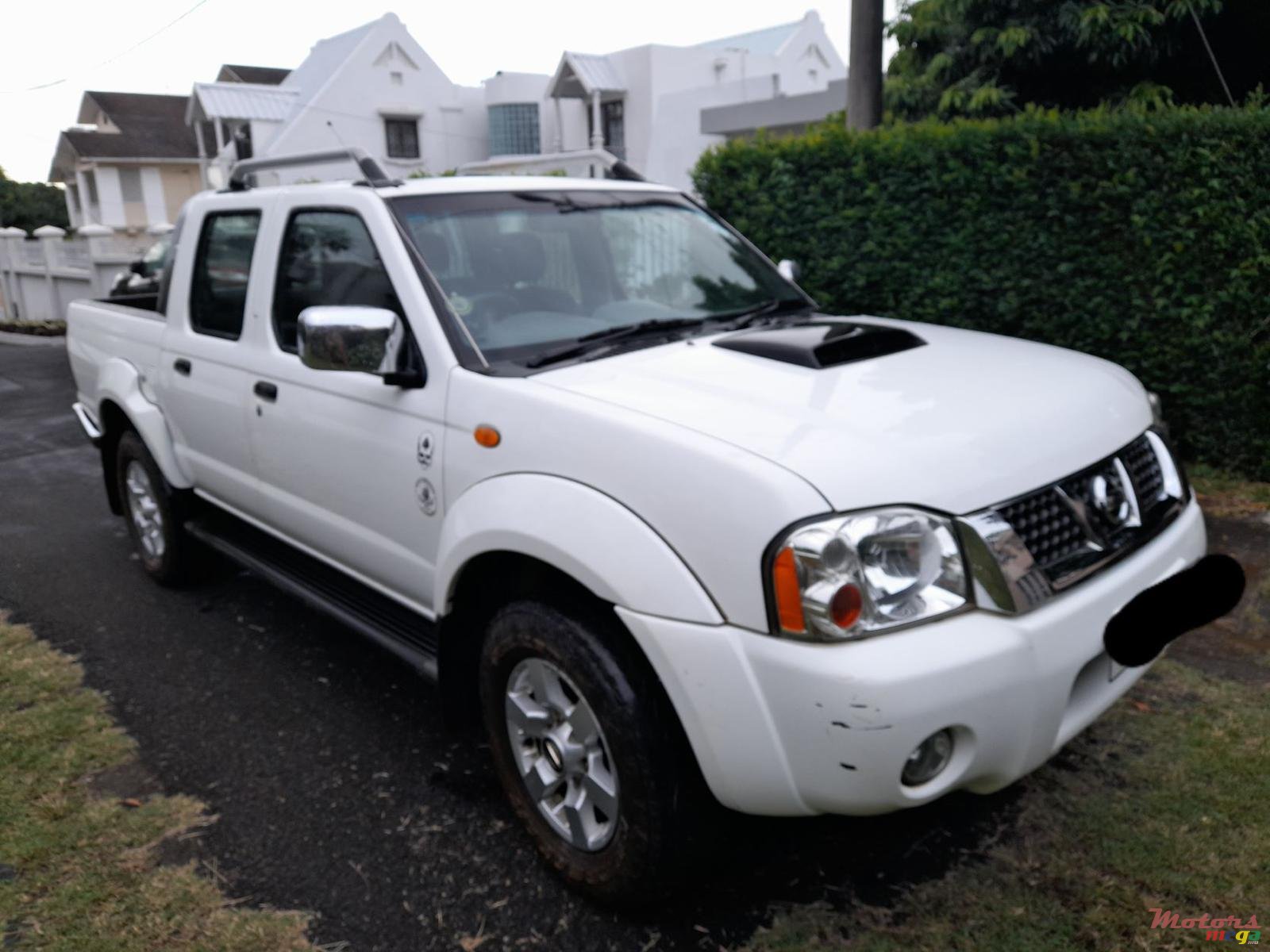 2017' Nissan Hardbody photo #1