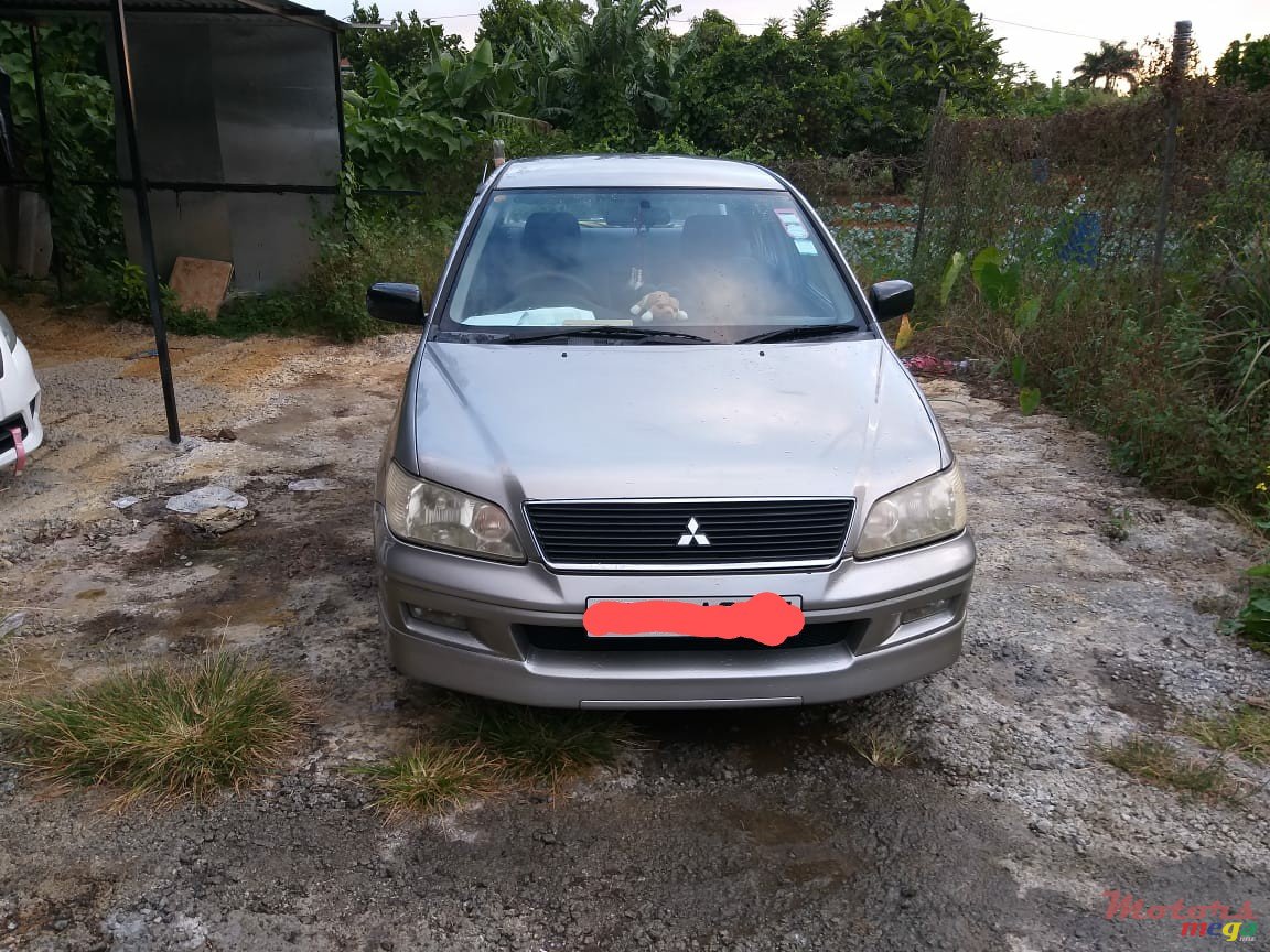 2003' Mitsubishi Lancer photo #2