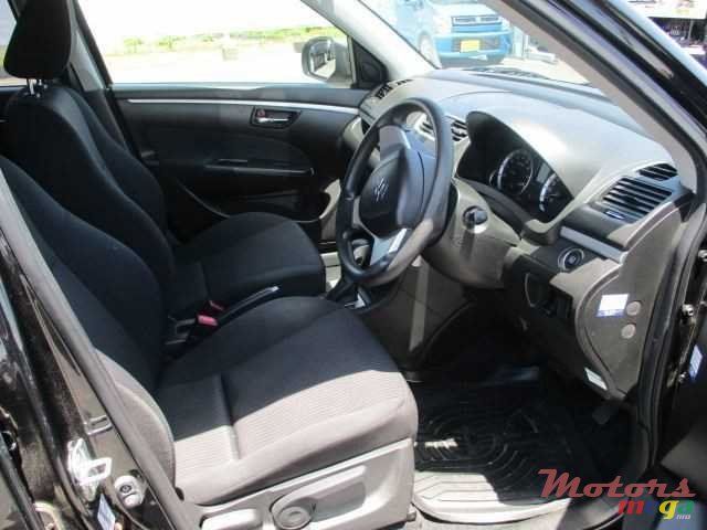2013' Suzuki Swift ZC 72S photo #4