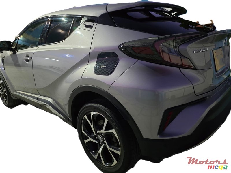 2018' Toyota C-HR Full Options photo #1