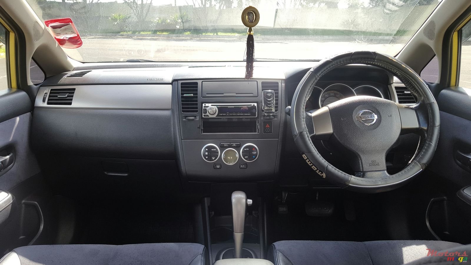 2005' Nissan Tiida photo #6