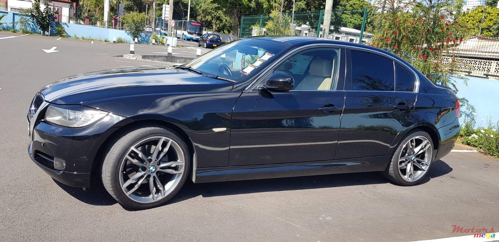 2009' BMW 320 photo #2