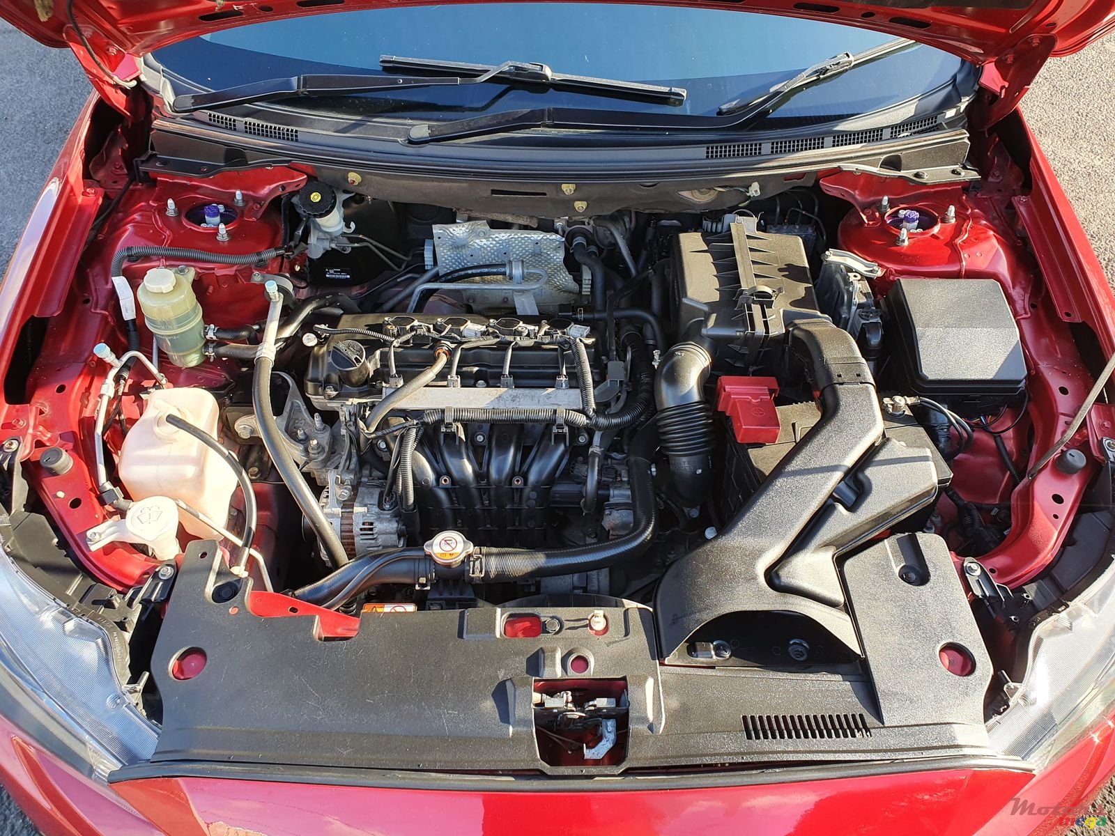 2016' Mitsubishi photo #7