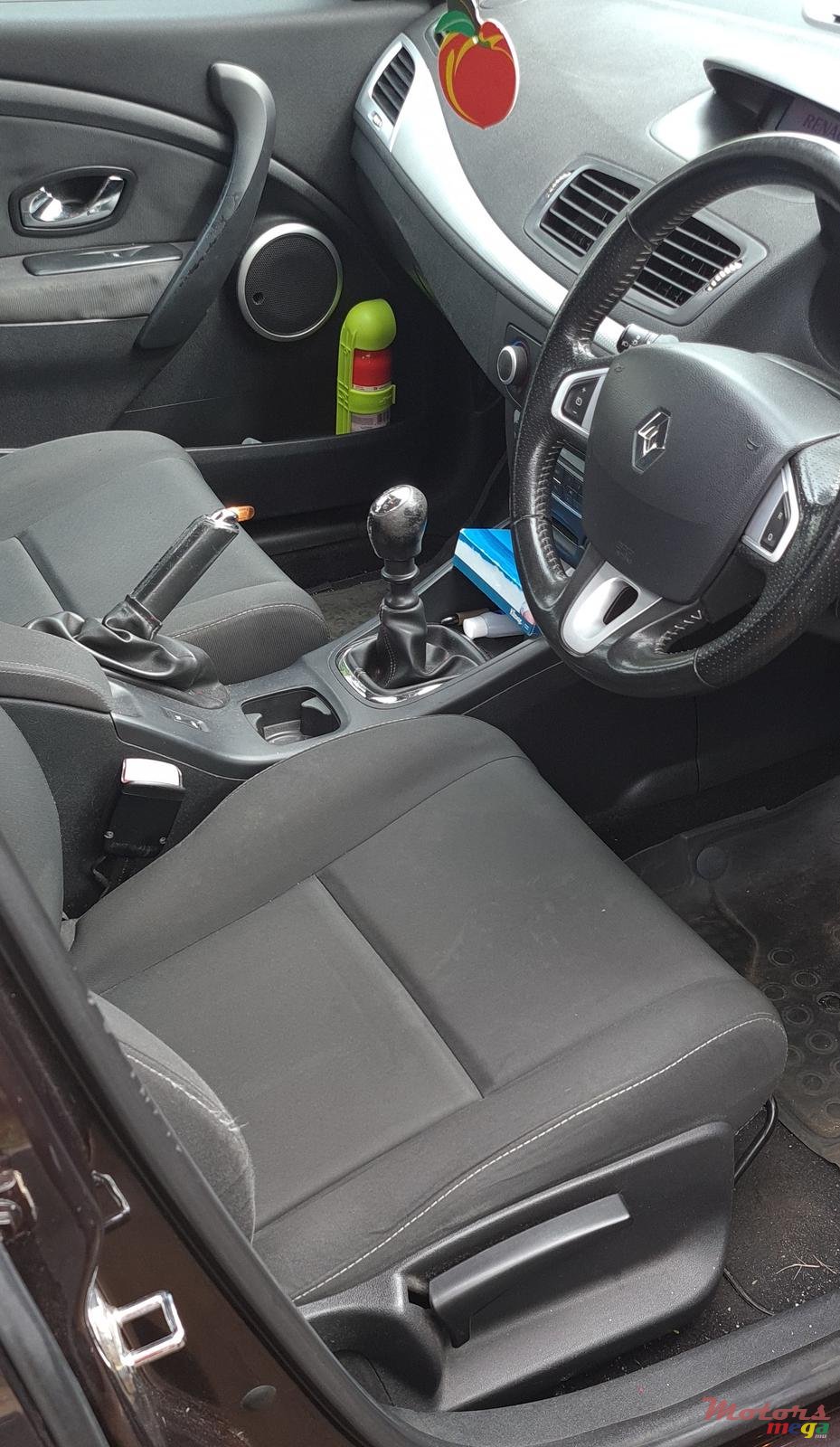 2013' Renault Megane photo #1