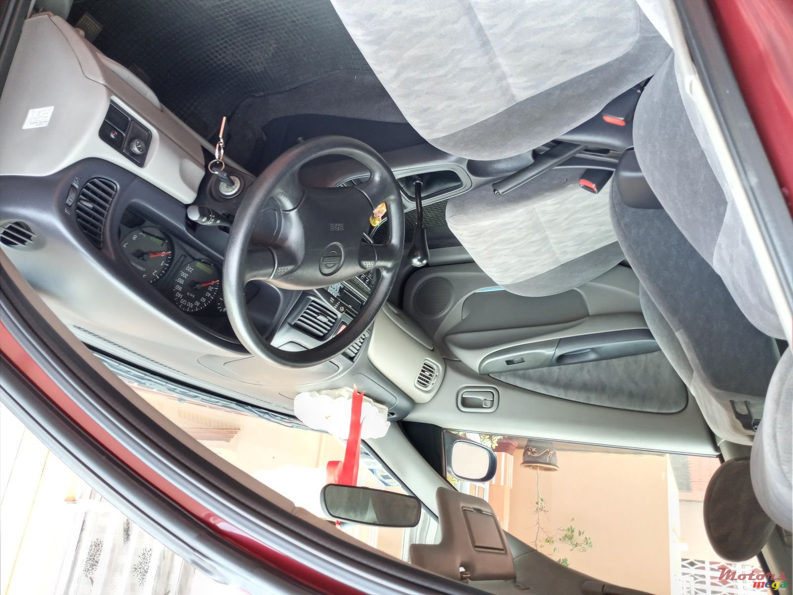 2001' Nissan Sunny photo #4