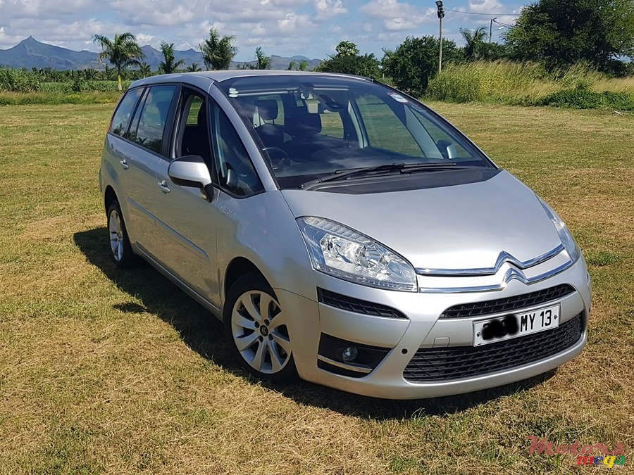 2013' Citroen C3 Picasso 7 seater automatic photo #1