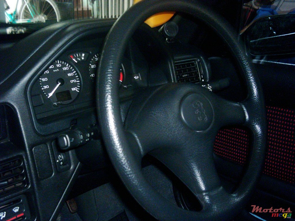 2000' Peugeot 106 photo #2