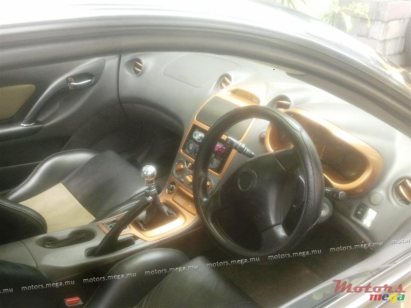 2002' Toyota Celica sports photo #3