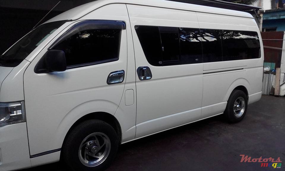 2011' Toyota HiAce photo #1