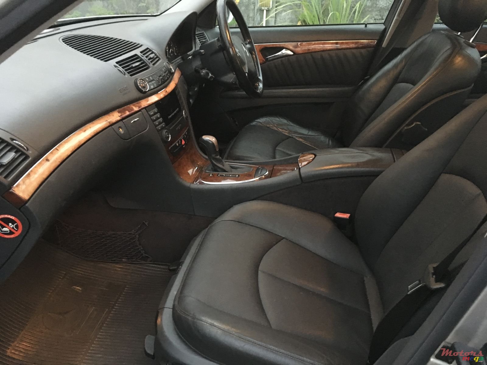 2004' Mercedes-Benz E-Class photo #4