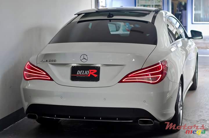 2014' Mercedes-Benz CLA 250 dorigine photo #2