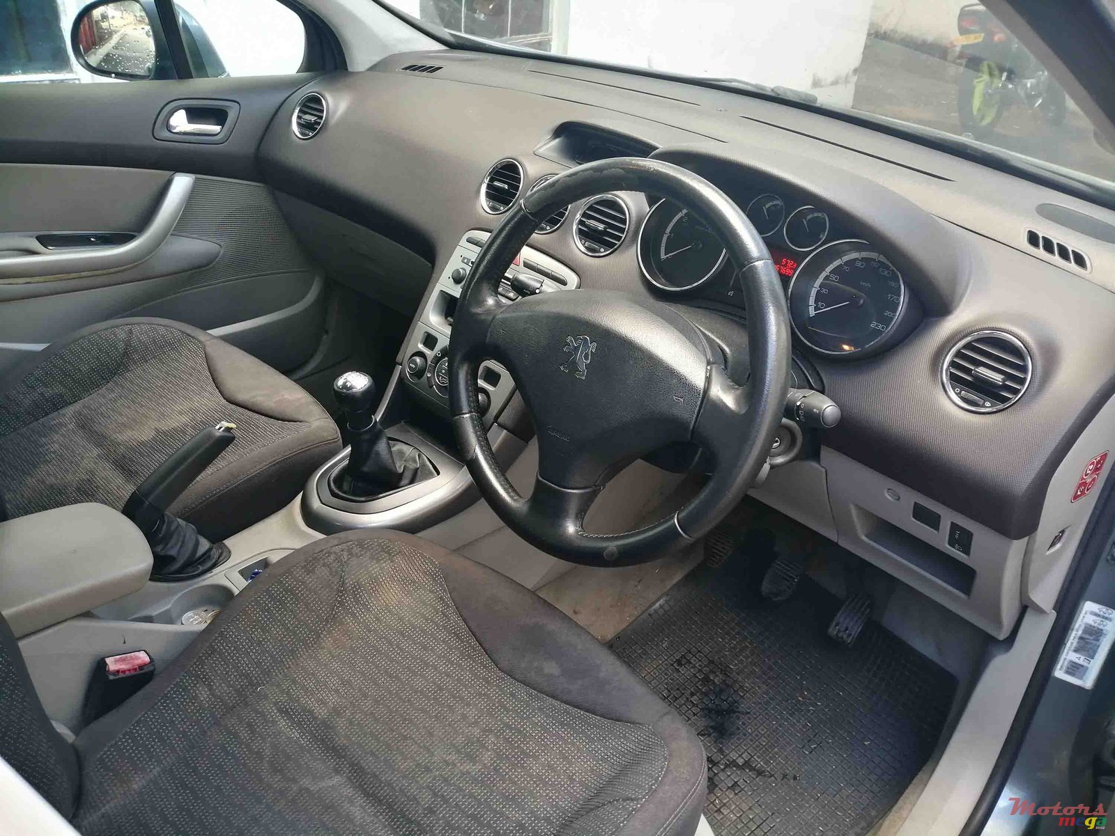 2008' Peugeot 308 photo #5