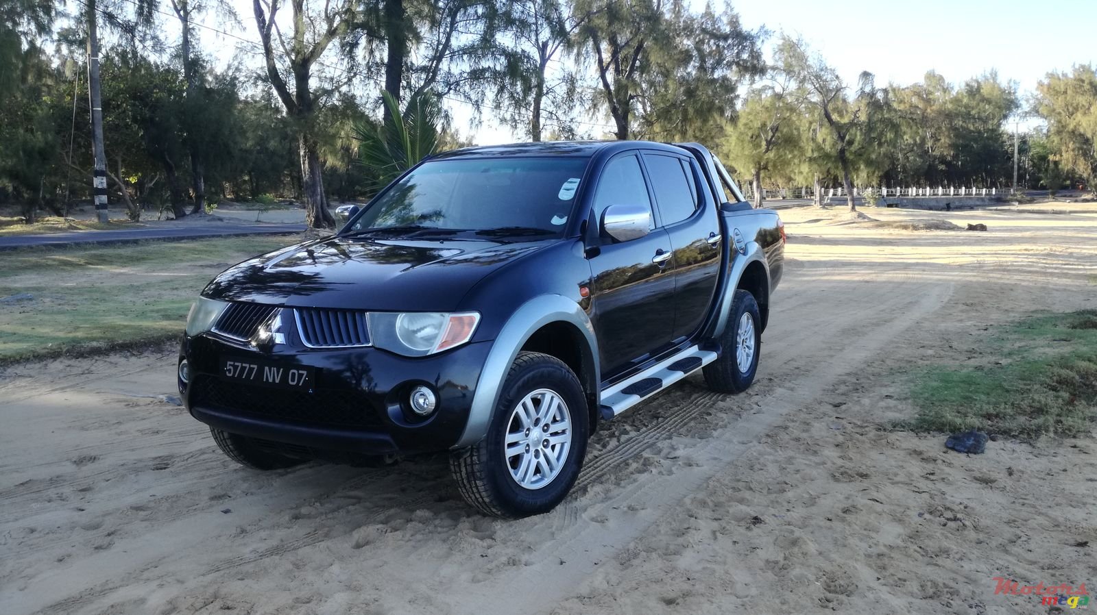 2007' Mitsubishi L 200 Sportero DID photo #1