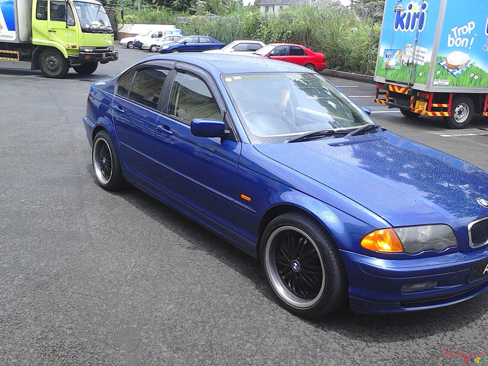 2001' BMW 3 Series E46 2000-2005 photo #2