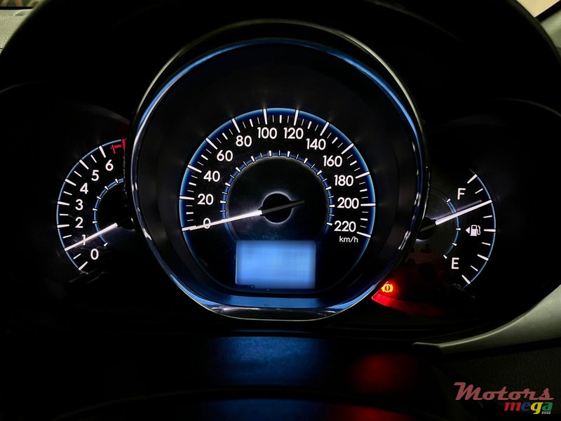 2016' Toyota Yaris Vios photo #1