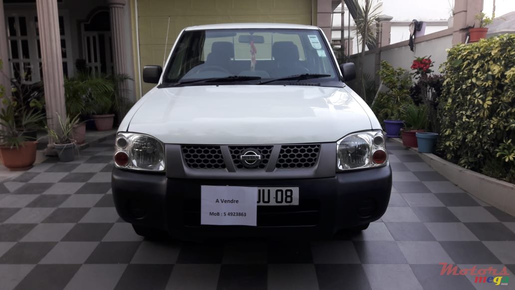 2008' Nissan Navara photo #3