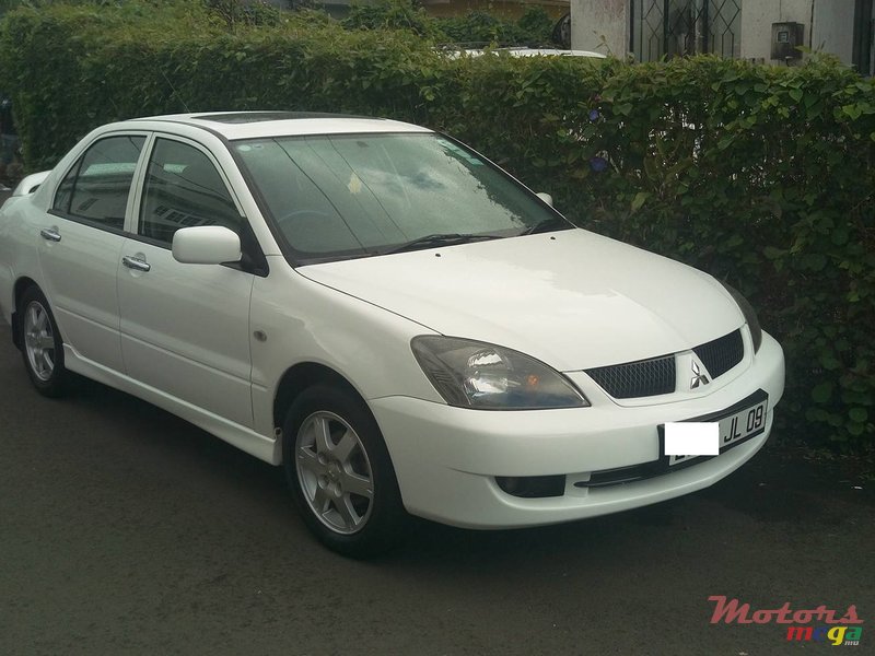 2009' Mitsubishi Lancer GLX 1.6 photo #1