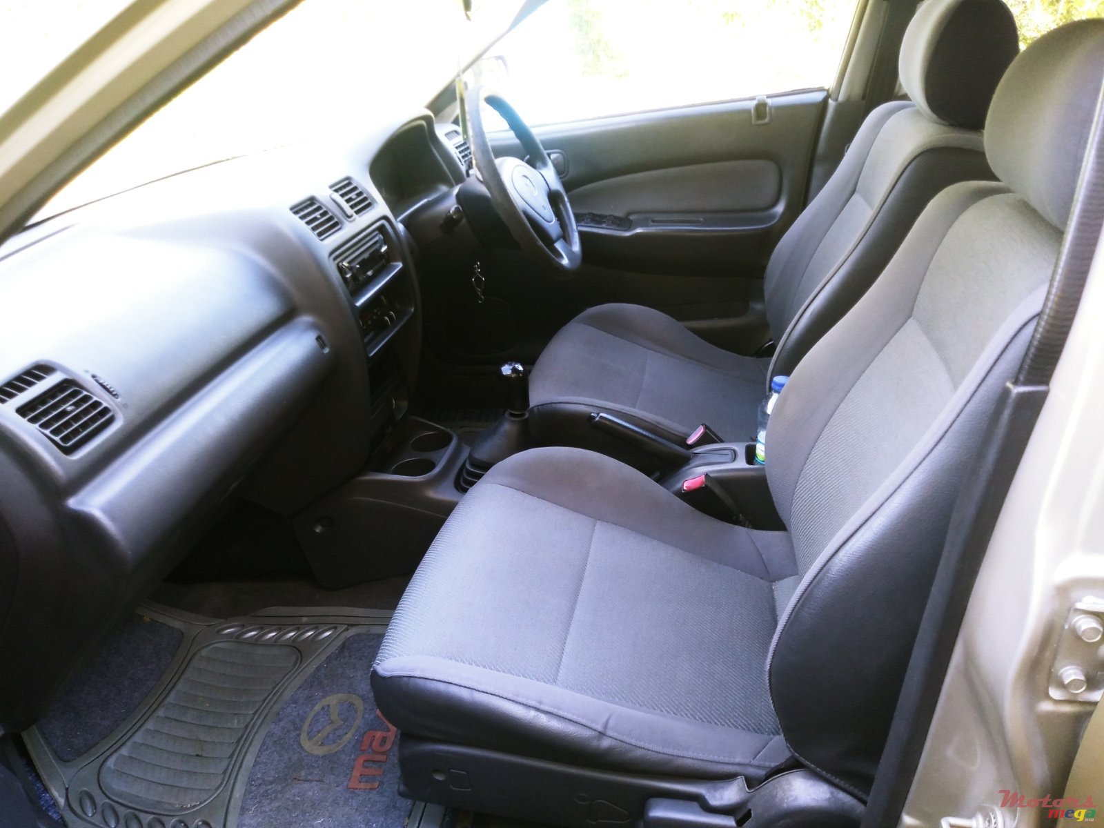 1998' Mazda 323 photo #5