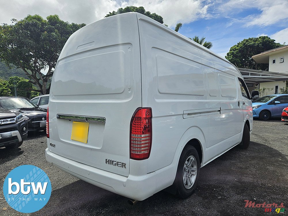 2019' Van Hool HIGER H5C photo #4