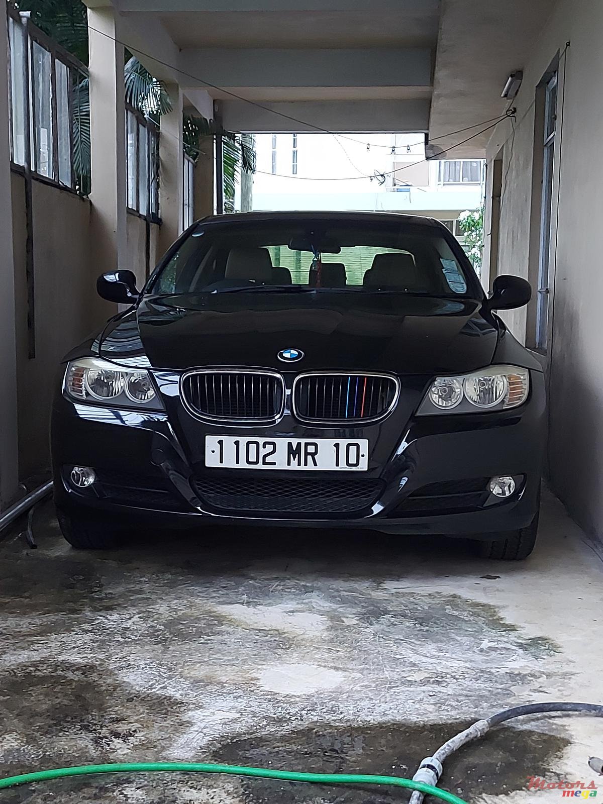 2010' BMW 3 Series photo #4