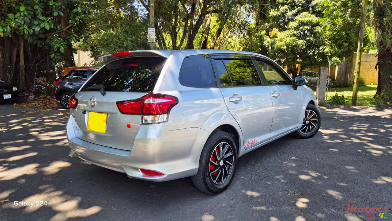 2018' Toyota Fielder Corolla photo #3