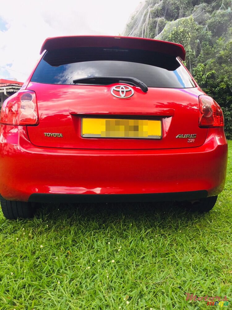 2008' Toyota Auris 1.6 VVTi SR 5dr photo #4