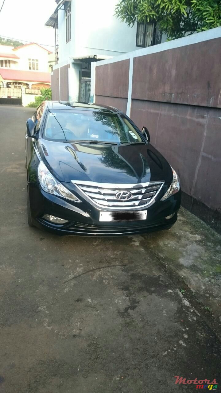 2010' Hyundai Sonata Origin photo #3