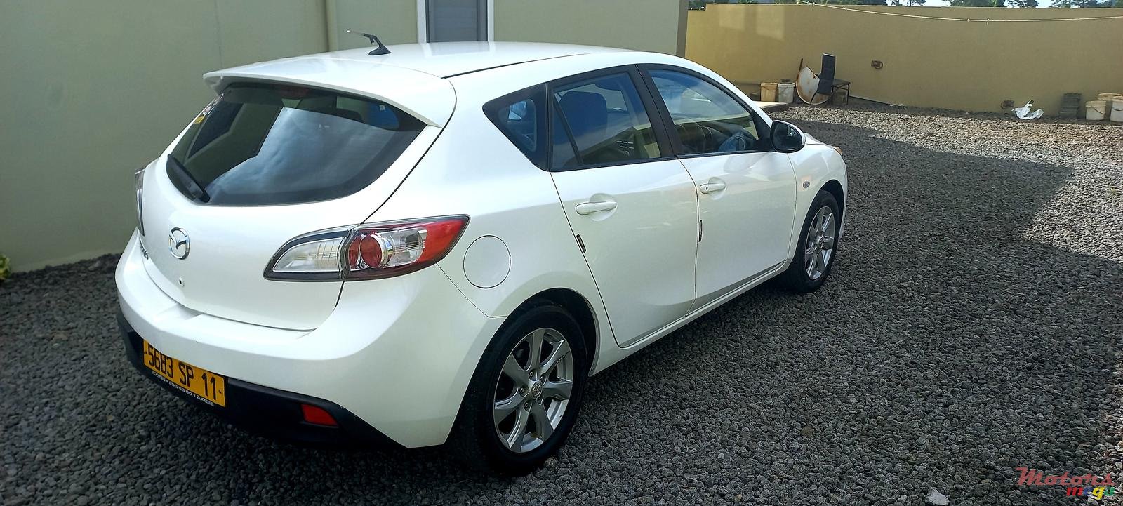 2011' Mazda 3 photo #3