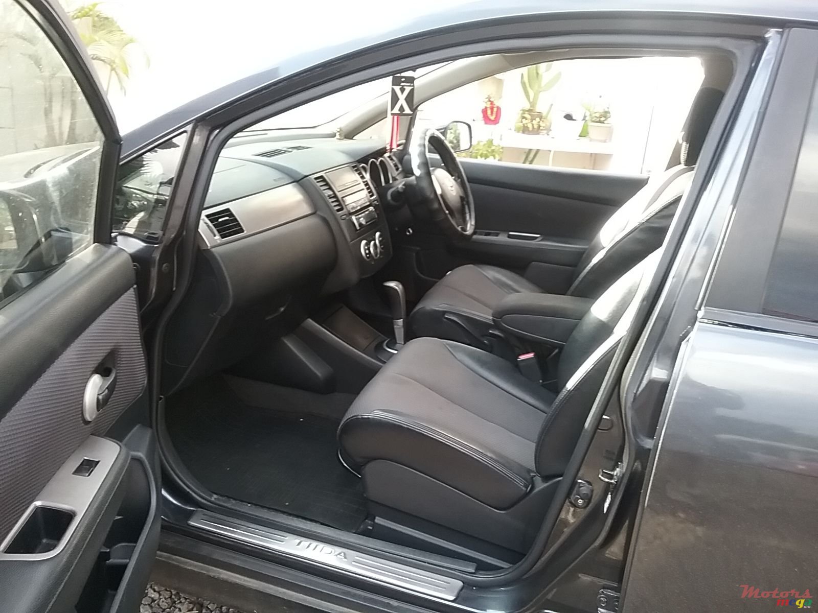 2006' Nissan Tiida photo #3