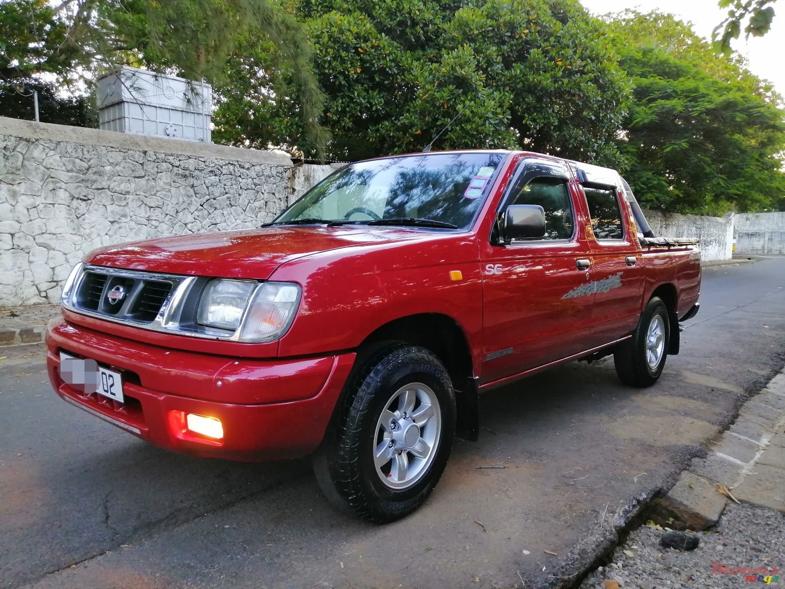 2002' Nissan Hardbody photo #1