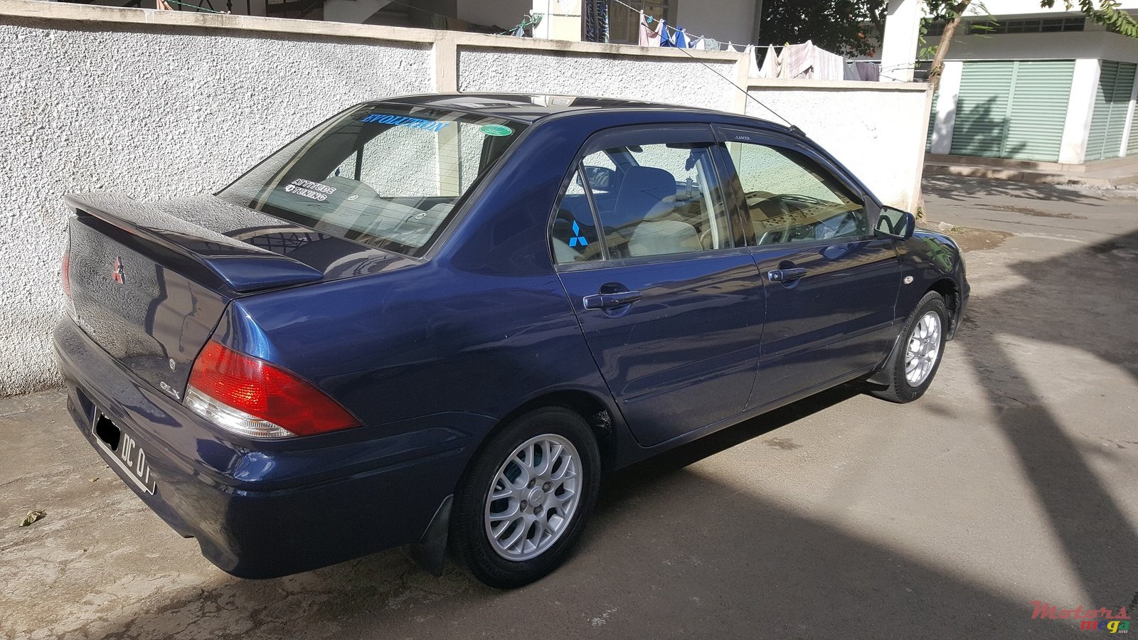 2001' Mitsubishi Lancer photo #2