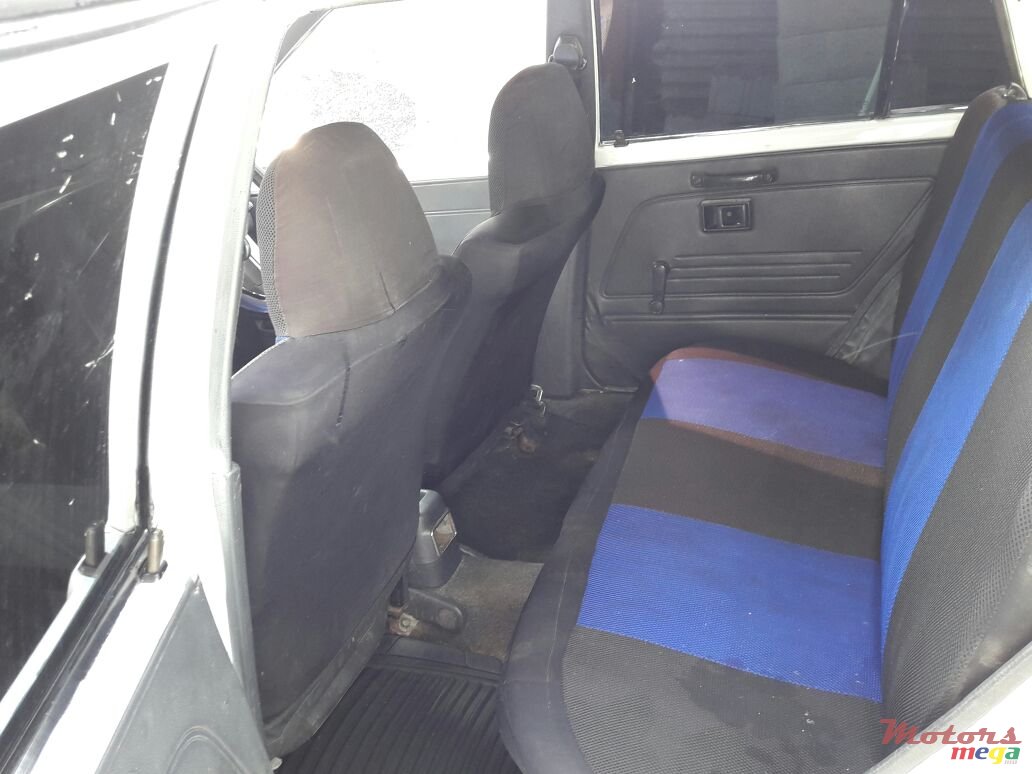 1988' Toyota Corolla photo #2