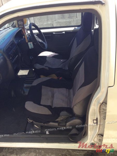 1995' Nissan photo #2