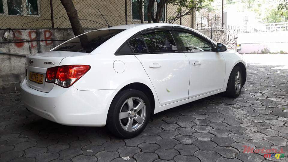 2012' Chevrolet Cruze photo #4
