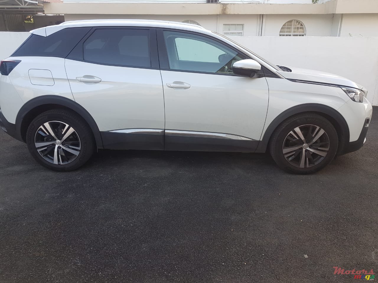 2018' Peugeot 3008 photo #3