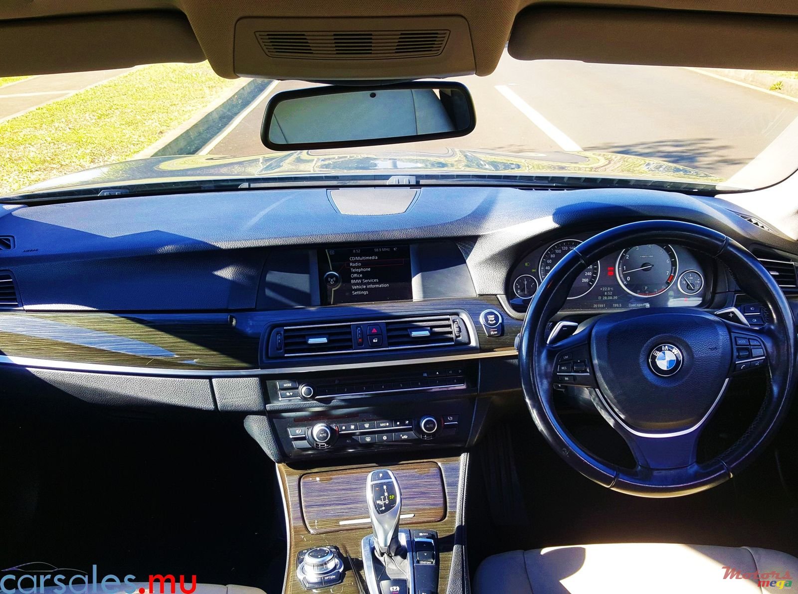 2012' BMW 520 Luxury Line photo #7