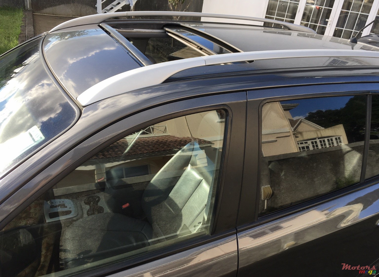 2010' Hyundai Santa Fe photo #4