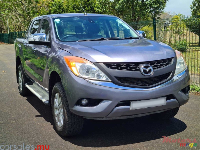 2015' Mazda BT-50 3.2 4x4 photo #2