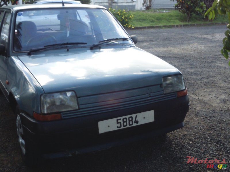 1991' Renault 5 photo #1