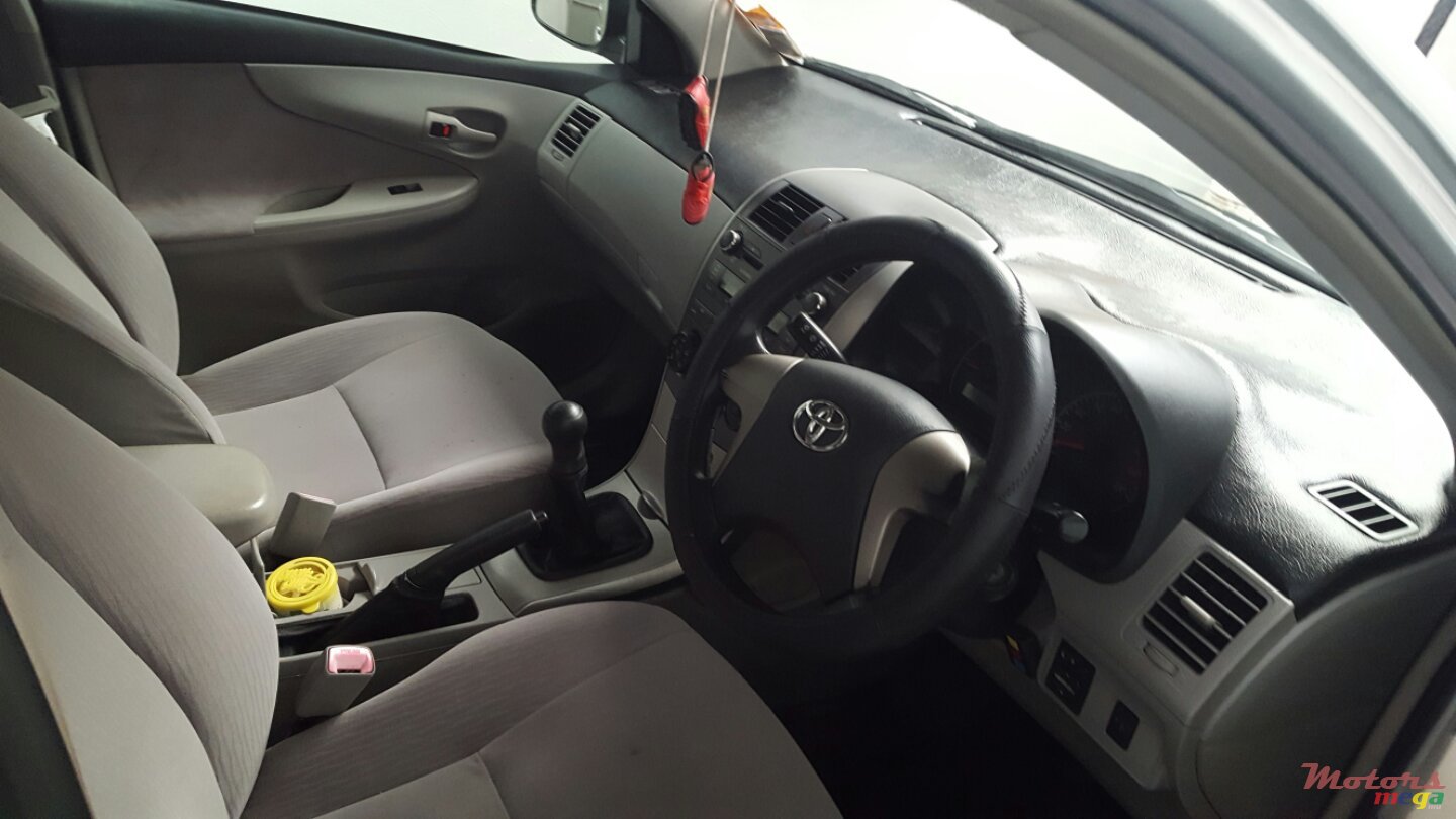 2006' Toyota Axio photo #3