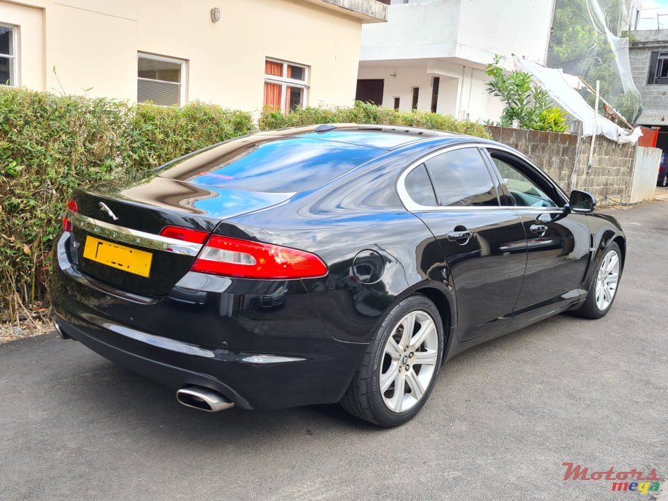 2010' Jaguar XF photo #4