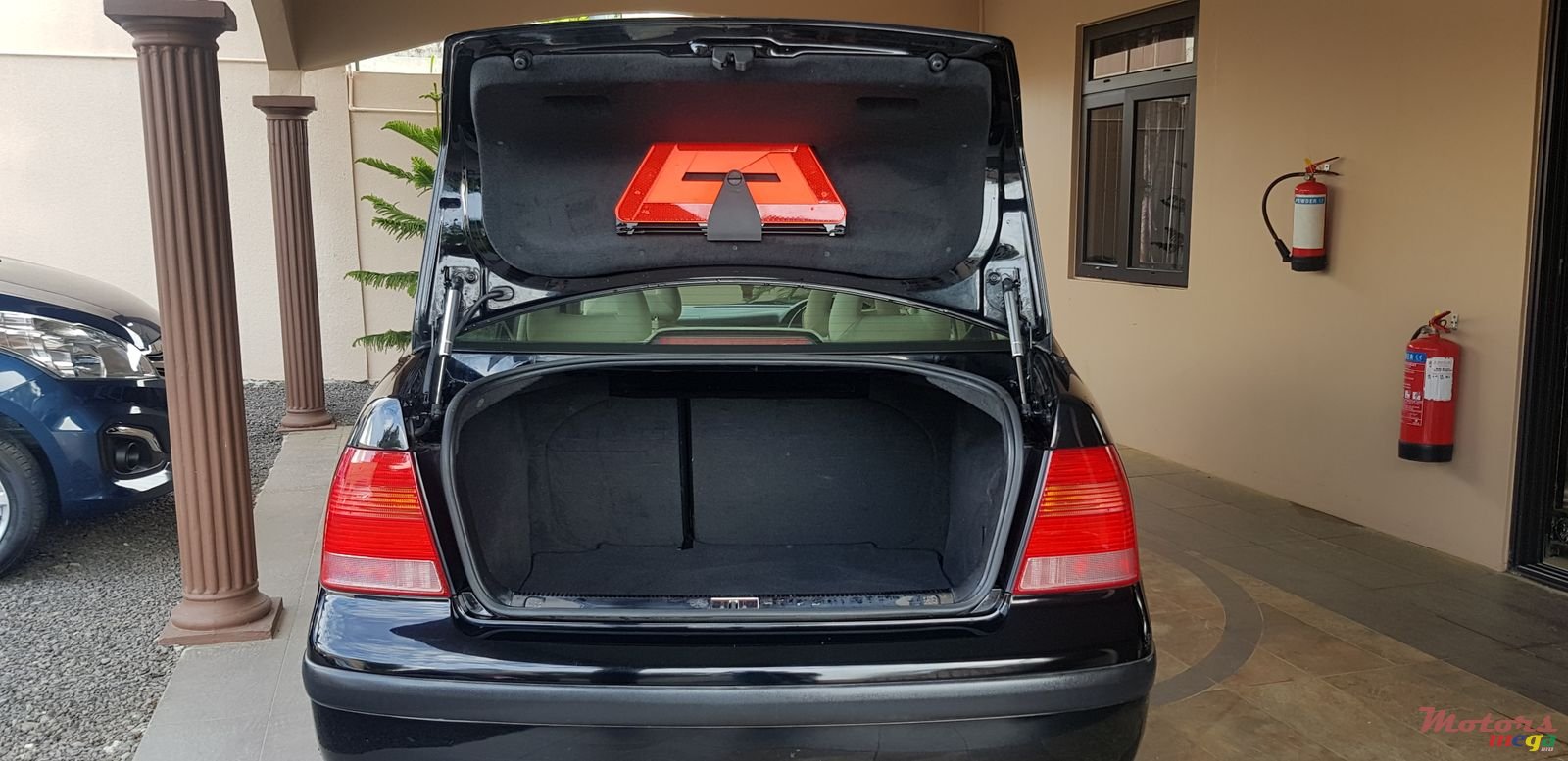 2002' Volkswagen Bora Original photo #3