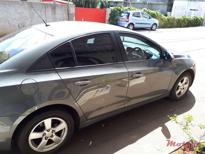 2012' Chevrolet Cruze LT photo #2