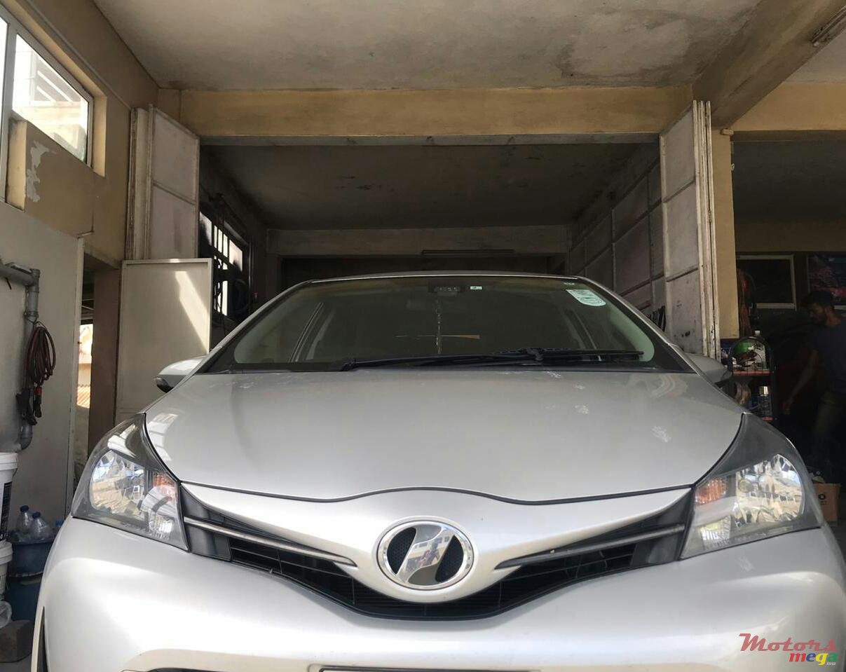 2016' Toyota Vitz photo #2