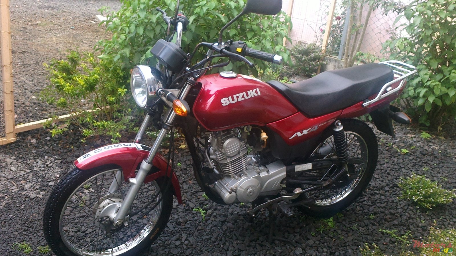 2011' Suzuki photo #1