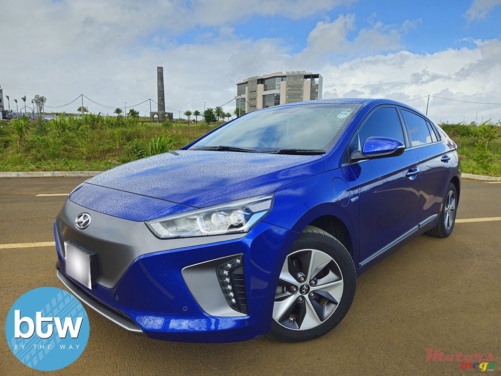 2019' Hyundai Ioniq EV photo #2